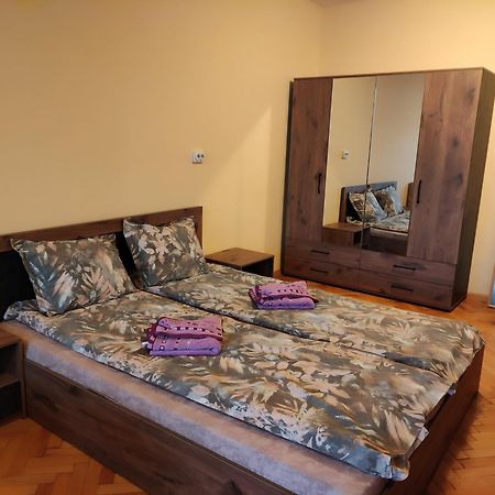 Mercury Guest House Veliko Tărnovo Exteriör bild