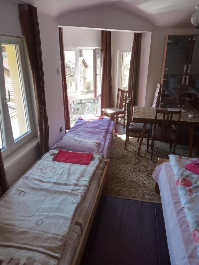 Mercury Guest House Veliko Tărnovo Exteriör bild