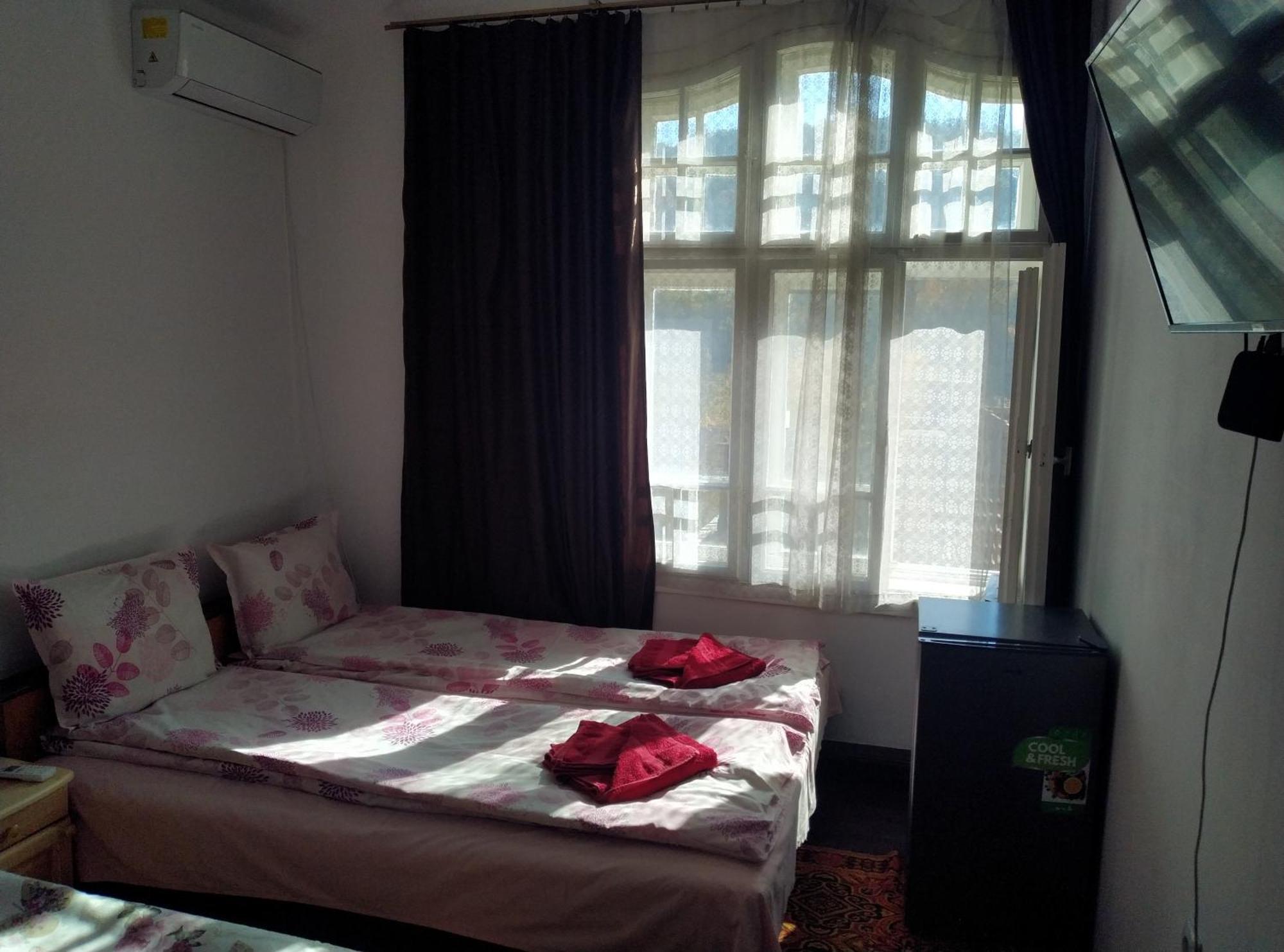 Mercury Guest House Veliko Tărnovo Exteriör bild