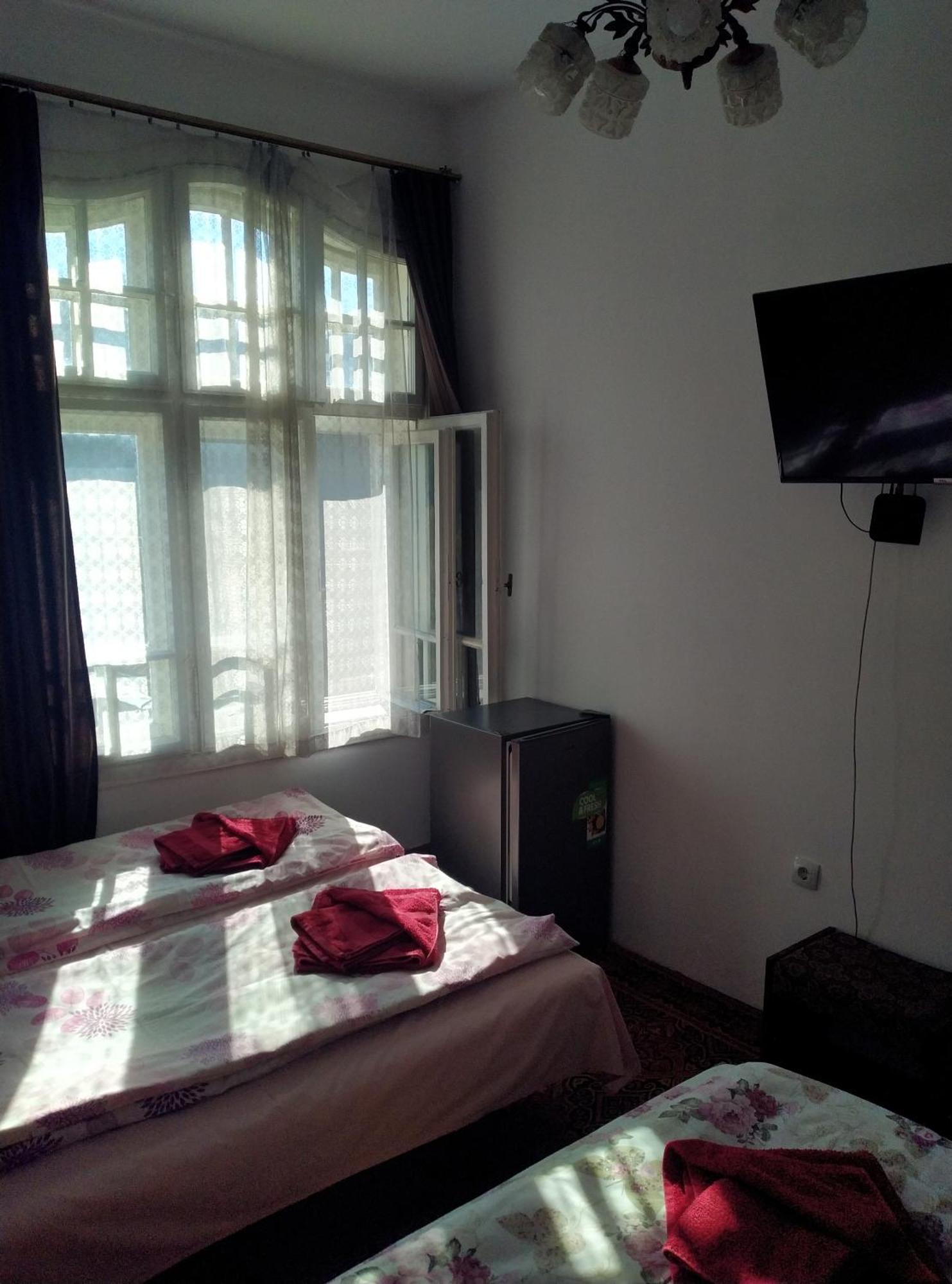 Mercury Guest House Veliko Tărnovo Exteriör bild