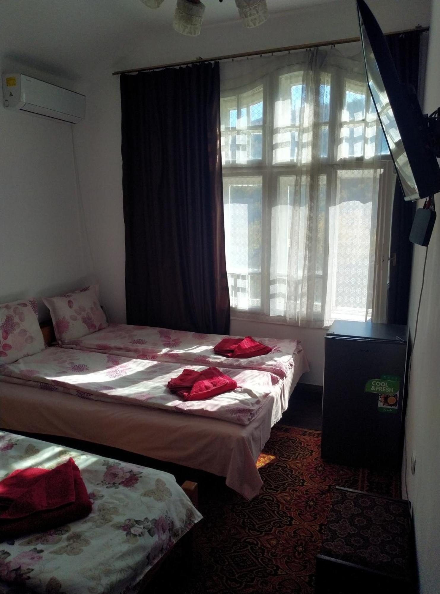 Mercury Guest House Veliko Tărnovo Exteriör bild
