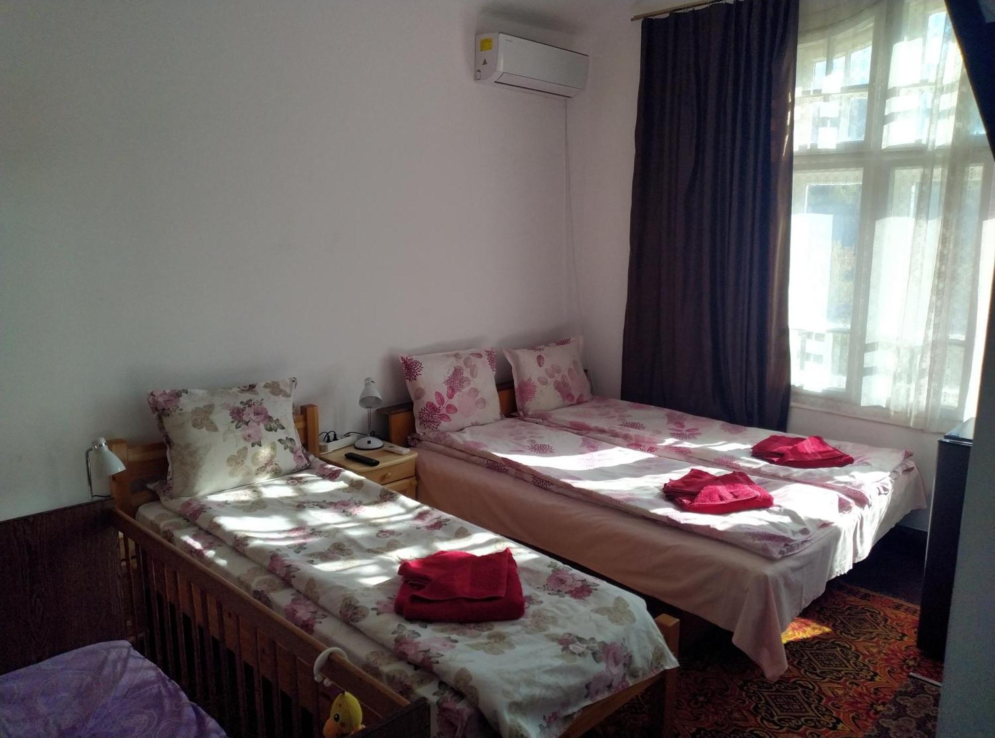 Mercury Guest House Veliko Tărnovo Exteriör bild