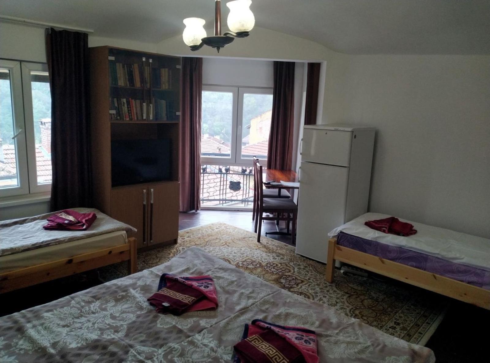 Mercury Guest House Veliko Tărnovo Exteriör bild