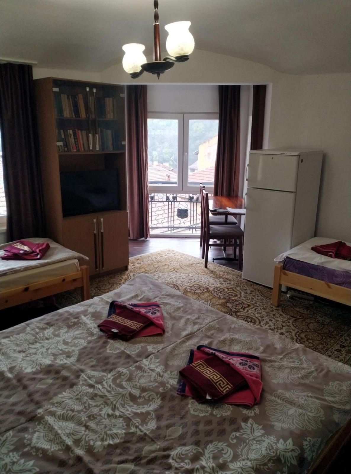 Mercury Guest House Veliko Tărnovo Exteriör bild