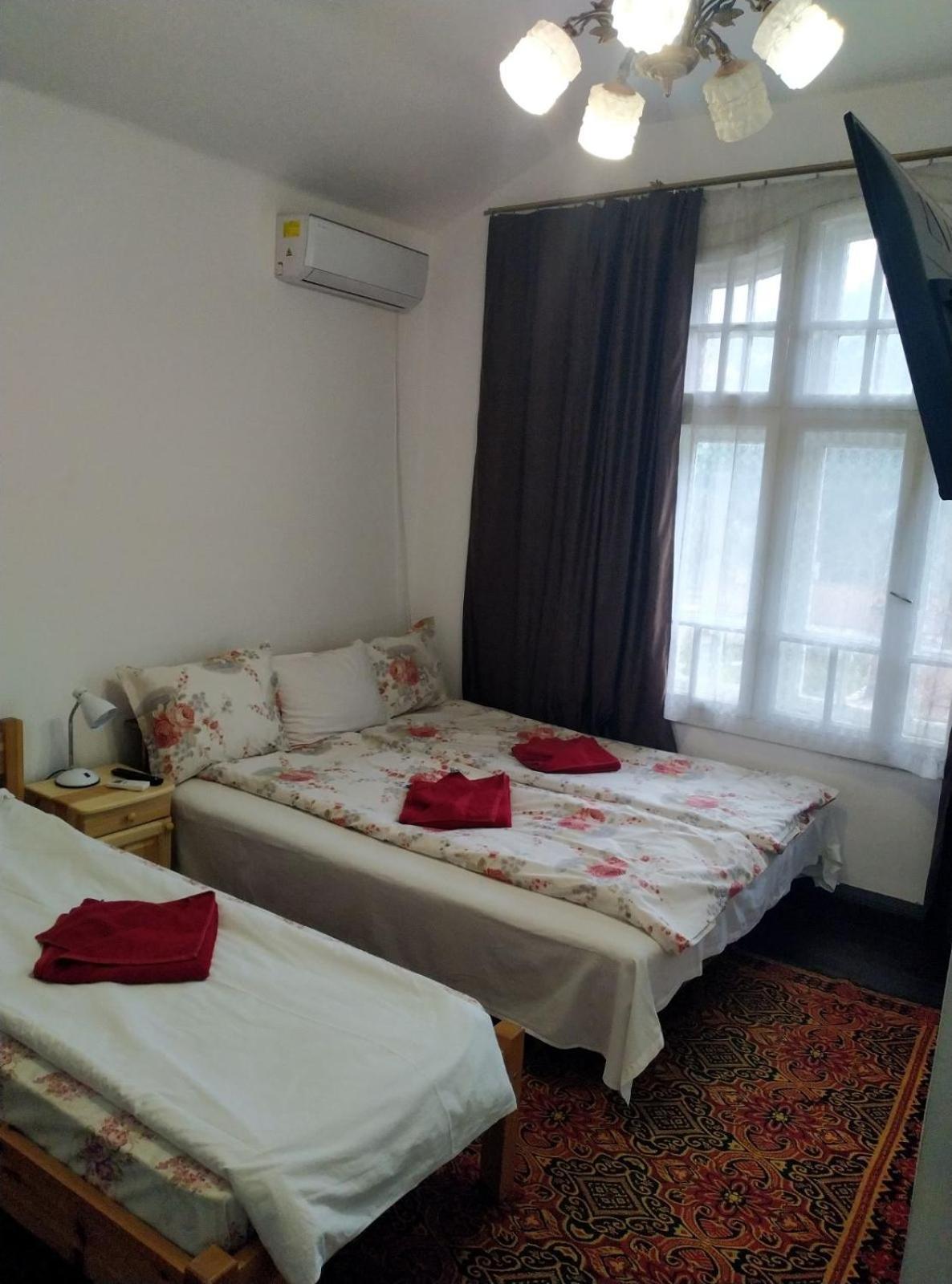 Mercury Guest House Veliko Tărnovo Exteriör bild